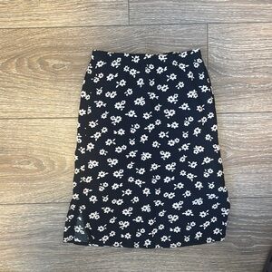 Chic Black and White Floral A-Line Skirt